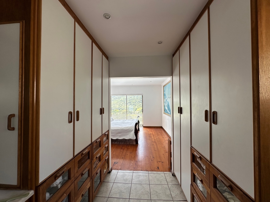 5 Bedroom Property for Sale in Gonubie North Eastern Cape